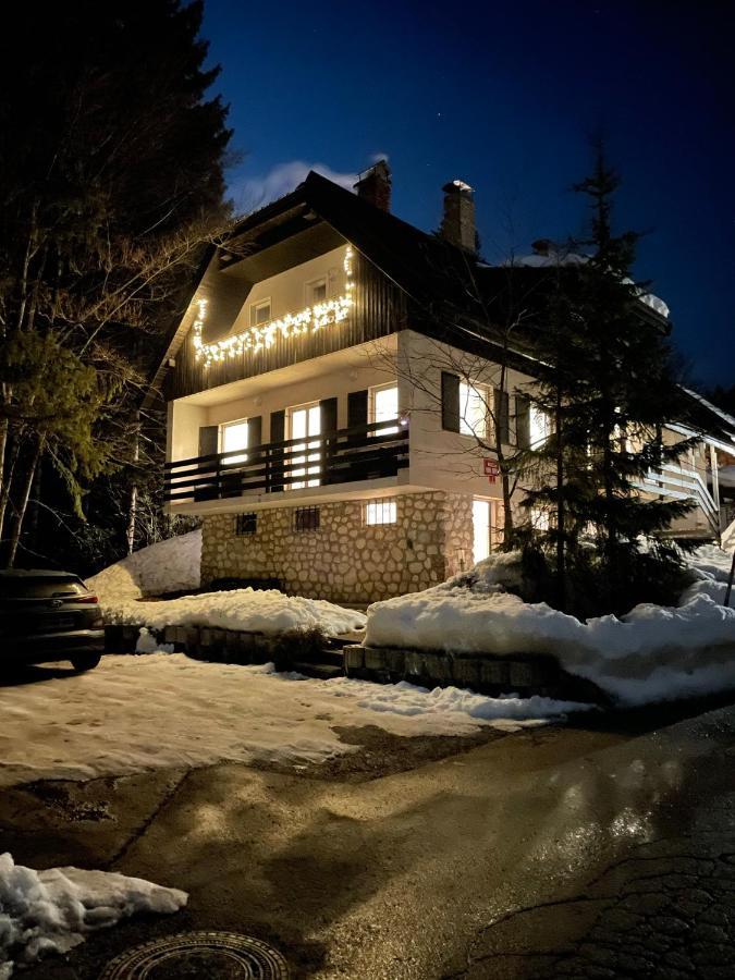 Martinov Dom Apartment Kranjska Gora Bagian luar foto
